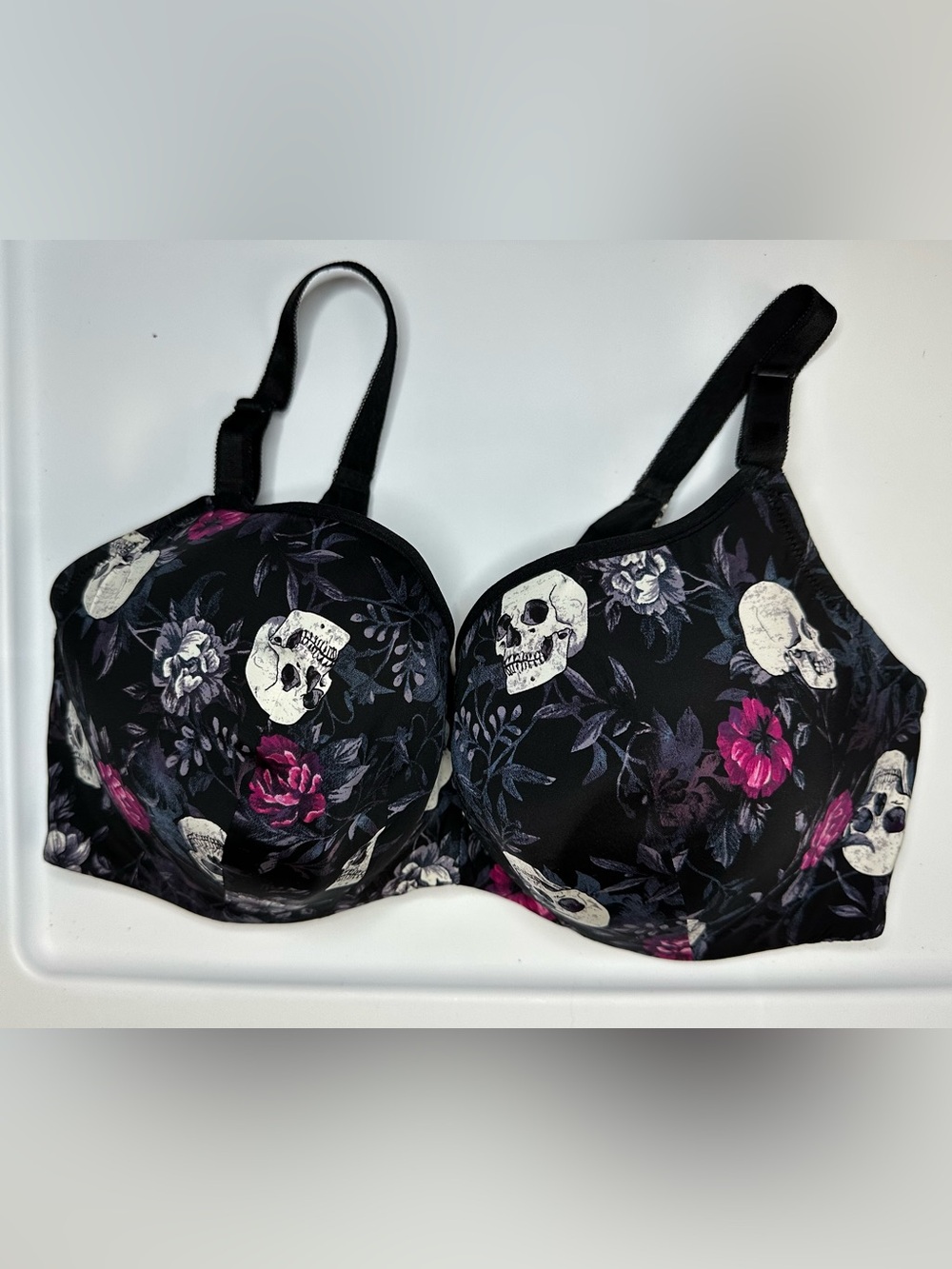 Torrid 360 Back Smoothing T-Shirt Bra Retro Skull Black Floral 38DDD